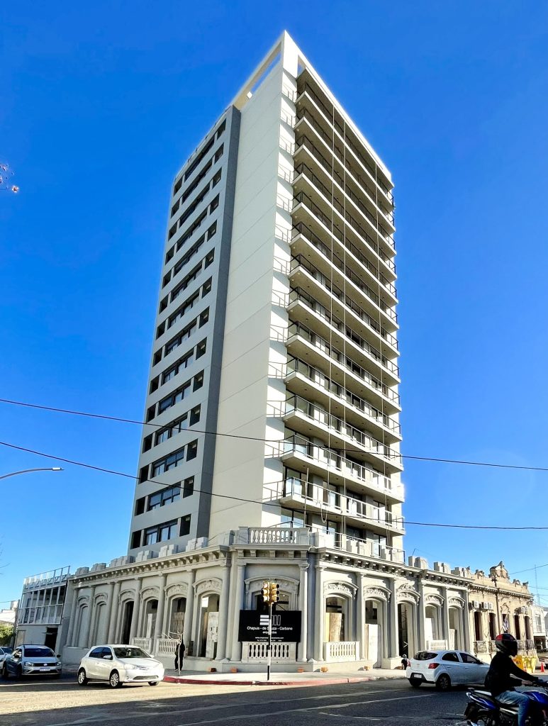 Vendemos Apartamento en Edificio 18 de Julio