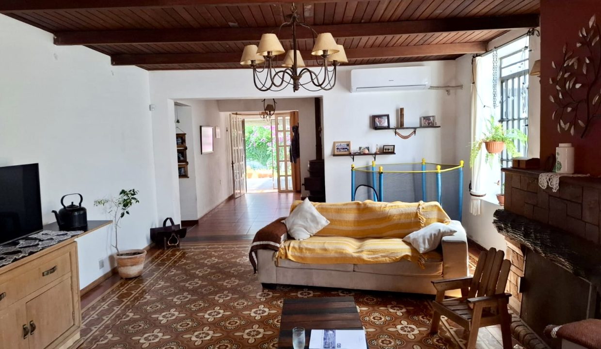 79dc9368-50aa-4638-9d7d-9ca401feca03